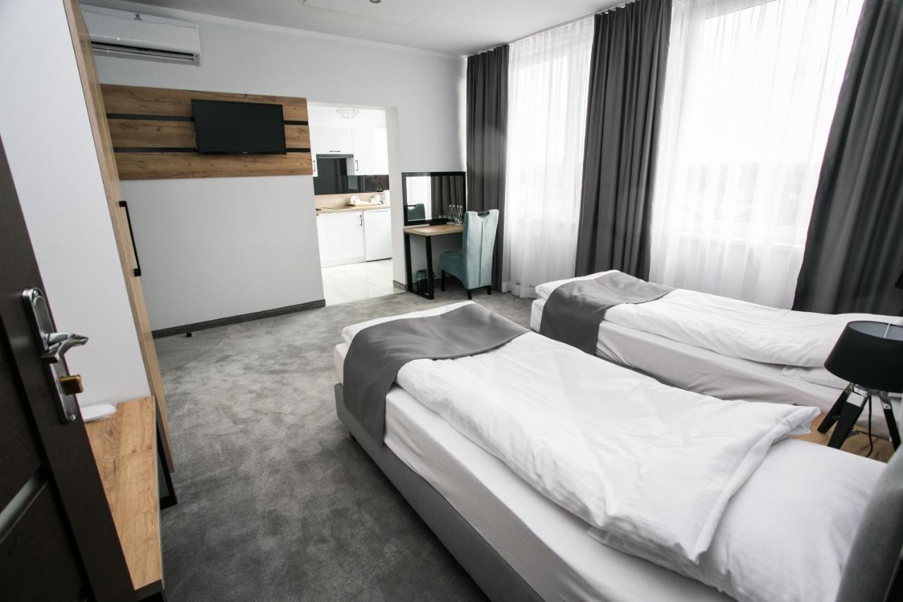 Hotel Tiffany 卢巴瓦新城 外观 照片